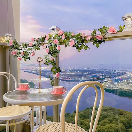 Gold Coast Pik Apartments By Host Jess Джакарта Екстериор снимка