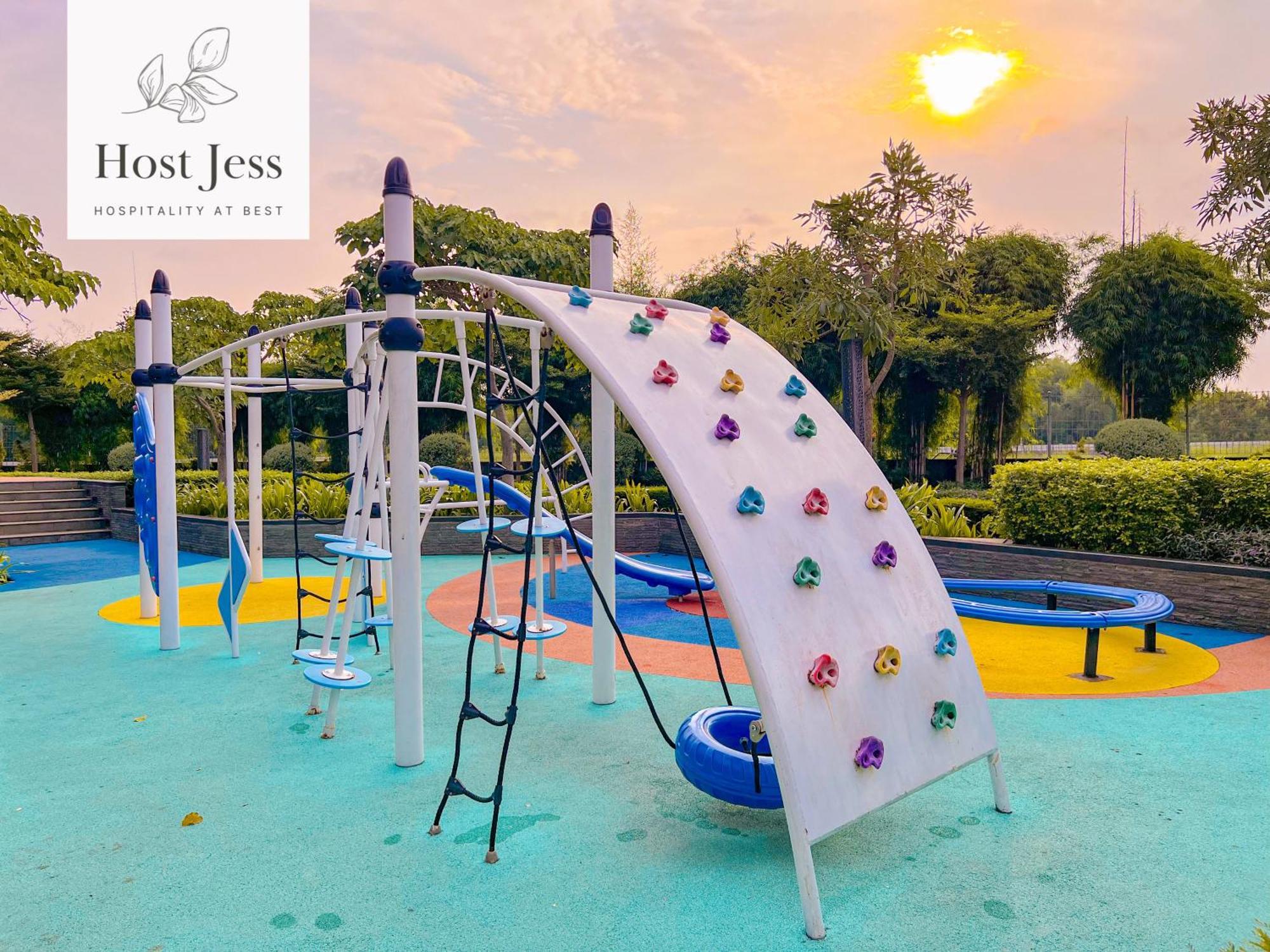 Gold Coast Pik Apartments By Host Jess Джакарта Екстериор снимка