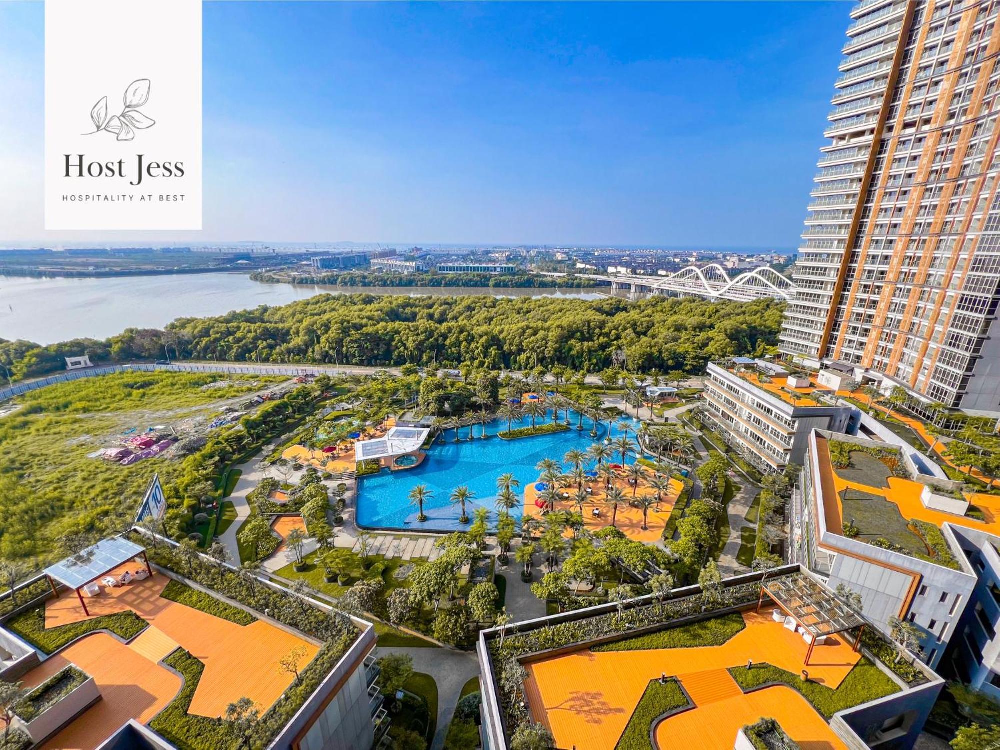 Gold Coast Pik Apartments By Host Jess Джакарта Екстериор снимка